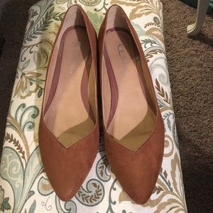 Brown/Tan Pointed Toe Shoes w/ small Heel