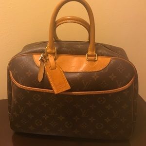 Louis Vuitton Deauville handbag
