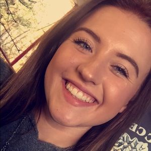 Meet your Posher, Alyssa