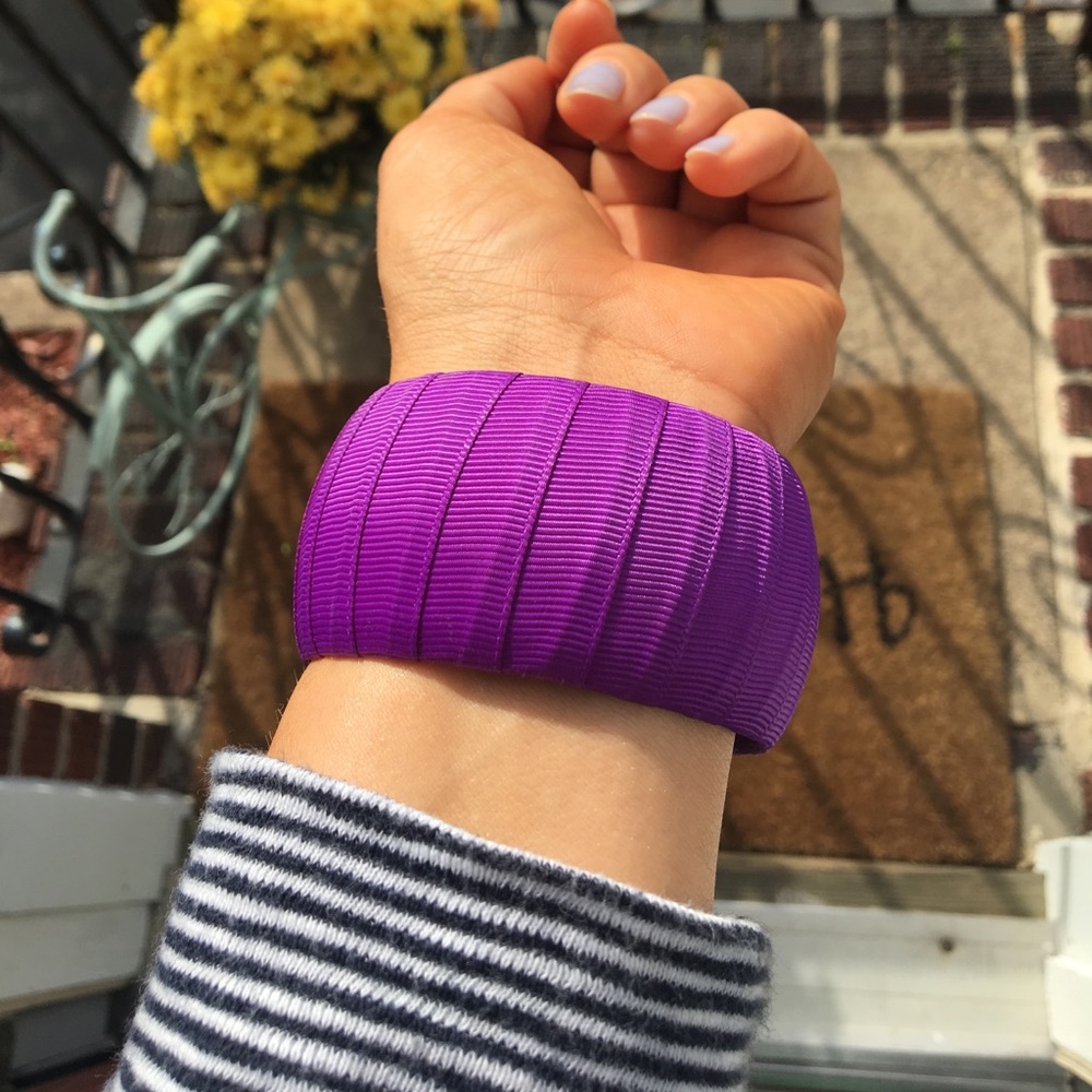 Statement stackable Bangle - Picture 3 of 5