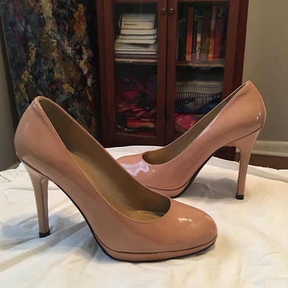 Stuart Weitzman patent leather nude pumps heels 5M - Picture 5 of 7