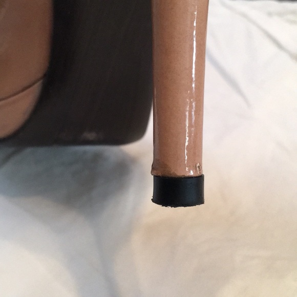 Stuart Weitzman patent leather nude pumps heels 5M - Picture 6 of 7