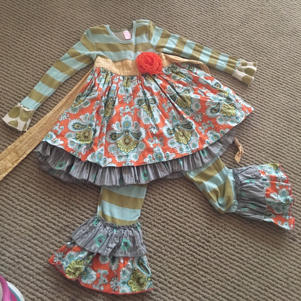 Adorable Giggle Moon fall dress set!