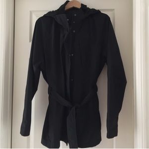 Black North Face lightweight trench/raincoat
