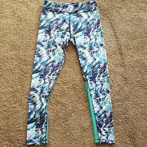 NWT multi colored swirly design legging!