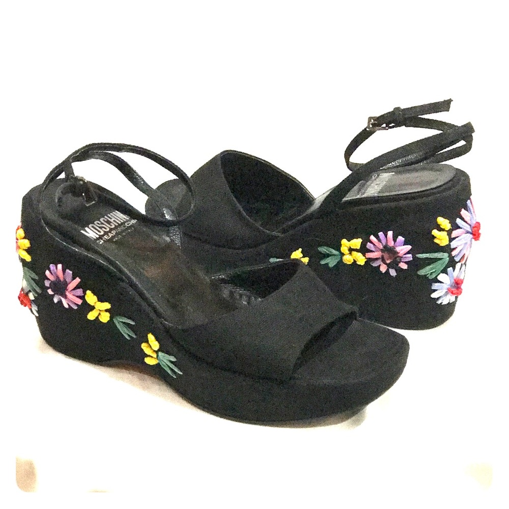 Moschino Vintage. Shoes & sweater set