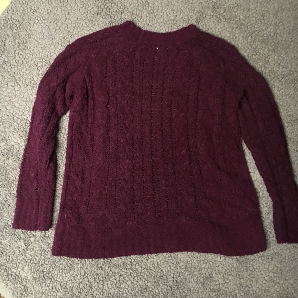 Soft Maroon pullover sweater - Picture 2 of 3