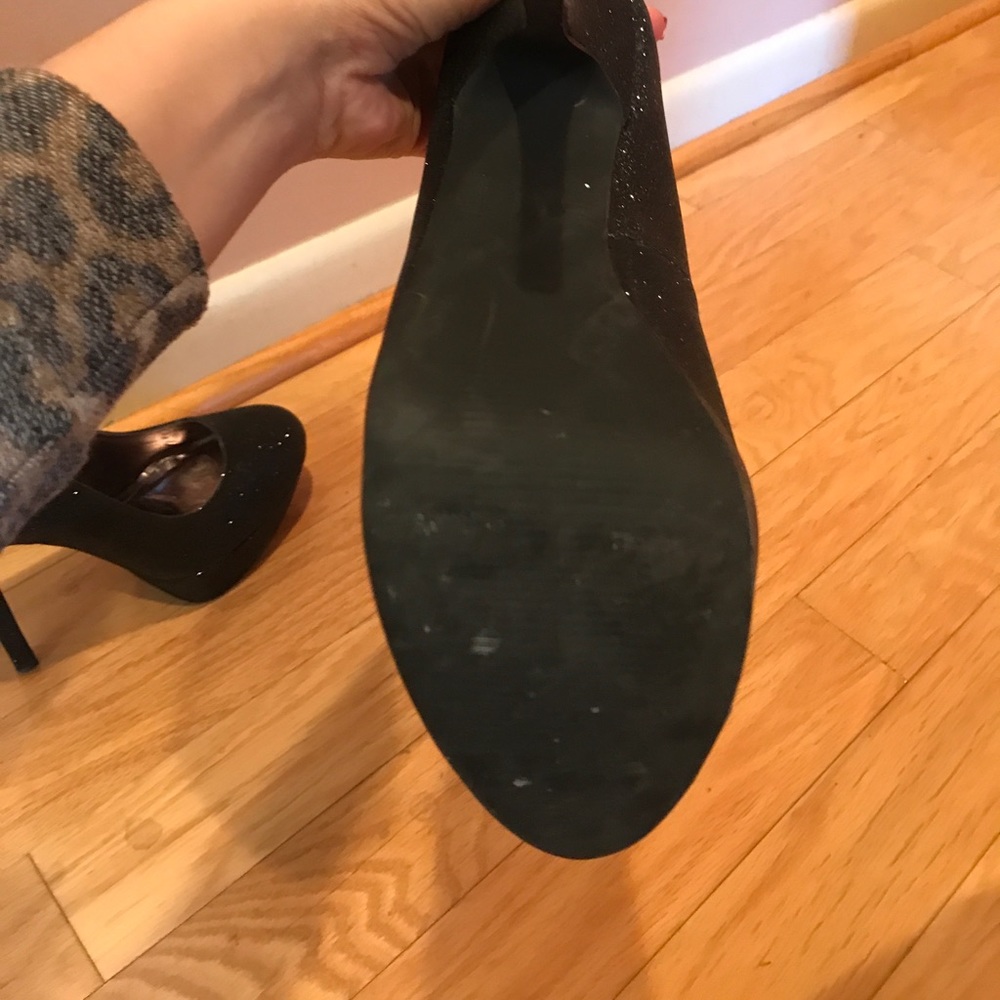 Heels - Picture 3 of 3