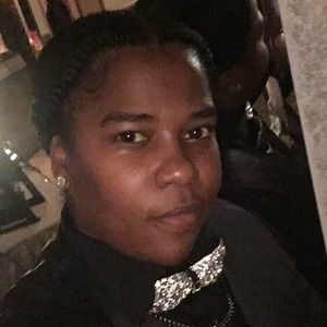 Meet your Posher, Ebonie