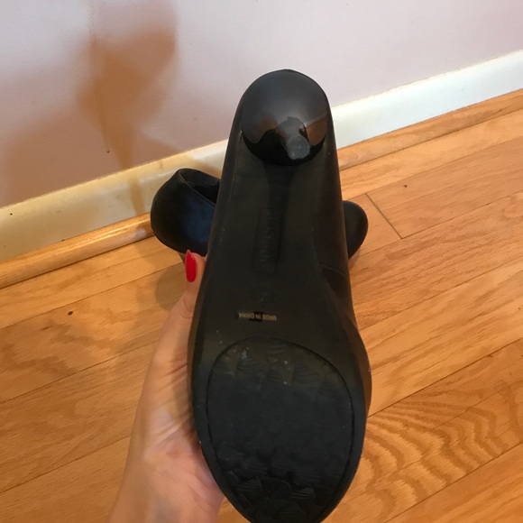 Heels - Picture 2 of 2