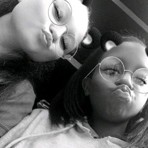 Meet your Posher, Anahi