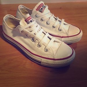 converse all white women size 6, men's size 4