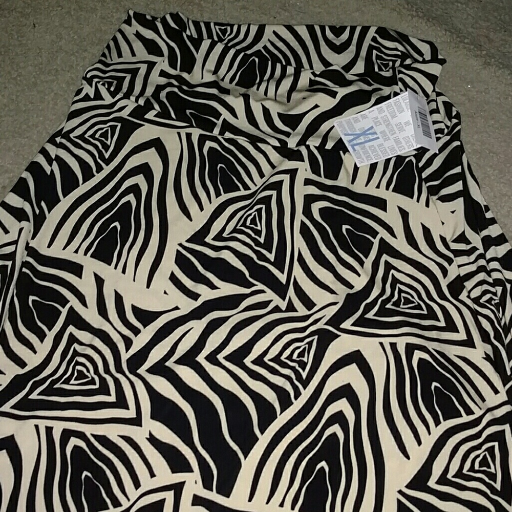 NWT Lularoe Azure skirt
