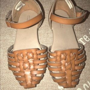 Hurraches old navy toddler 7 camel/tan