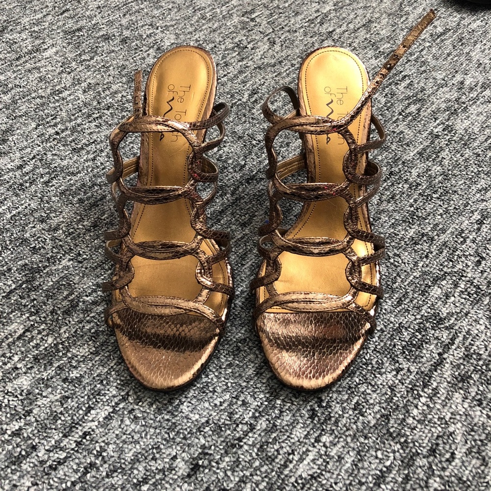 The touch of Nina bronze heels