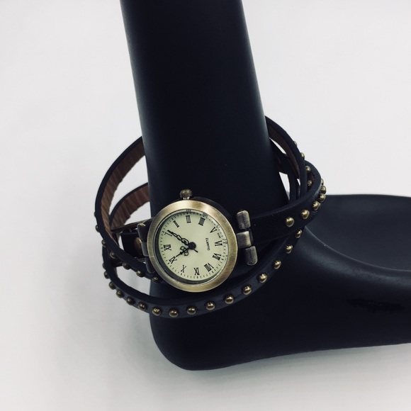 🎁 Leather Strap Wrap Around Watch White or Black - Picture 2 of 5