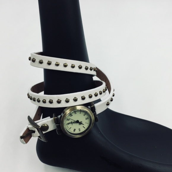 🎁 Leather Strap Wrap Around Watch White or Black - Picture 4 of 5