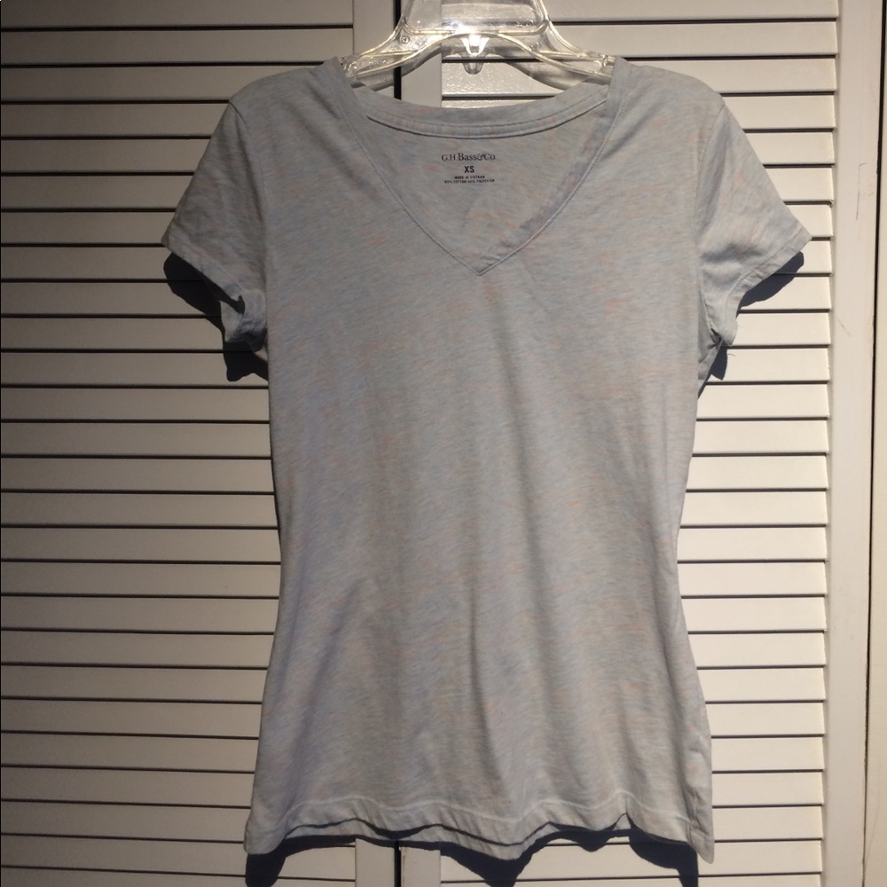 Blue/orange specked v-neck short sleeve shirt