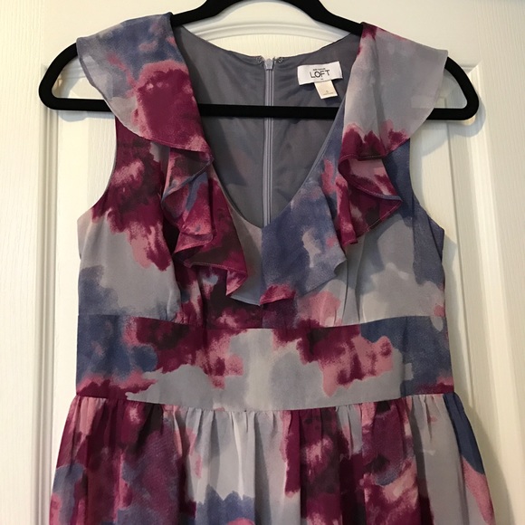 Ann Taylor Loft floral print V-neck saffron dress - Picture 4 of 6