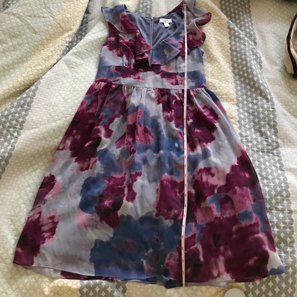 Ann Taylor Loft floral print V-neck saffron dress - Picture 5 of 6