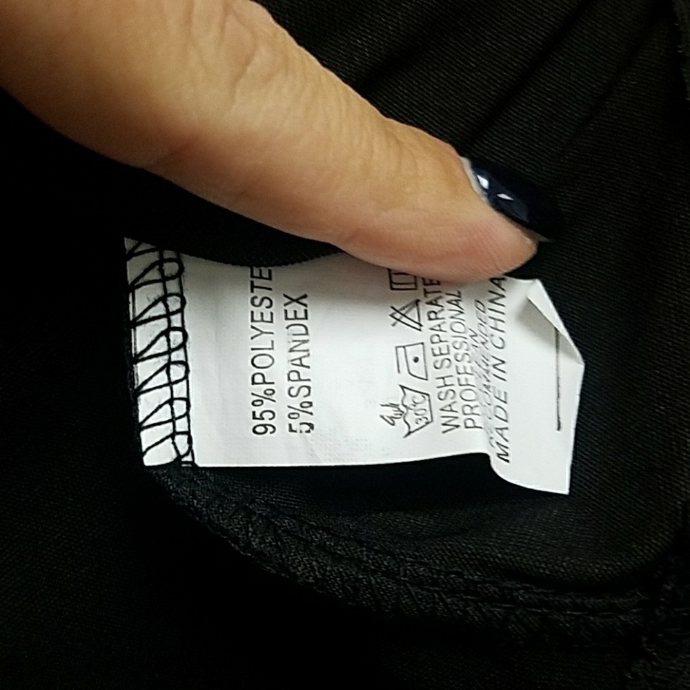 Adorable Lightweight Skull Top sz L. NWOT - Picture 3 of 3