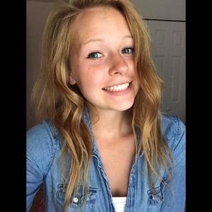 Meet your Posher, Danielle