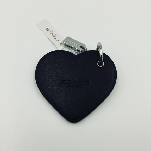 🎁 Coach Leather Heart Keychain NWT - Picture 3 of 4