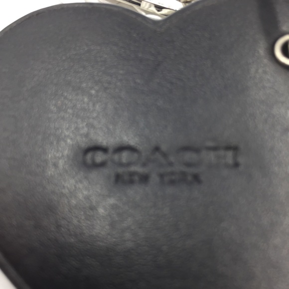 🎁 Coach Leather Heart Keychain NWT - Picture 4 of 4