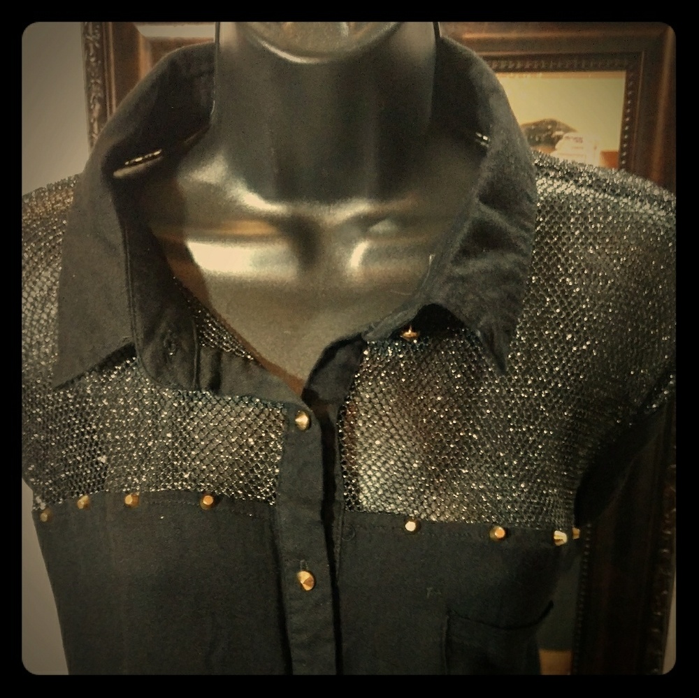 Check it out plus 5xl top black. Nice!