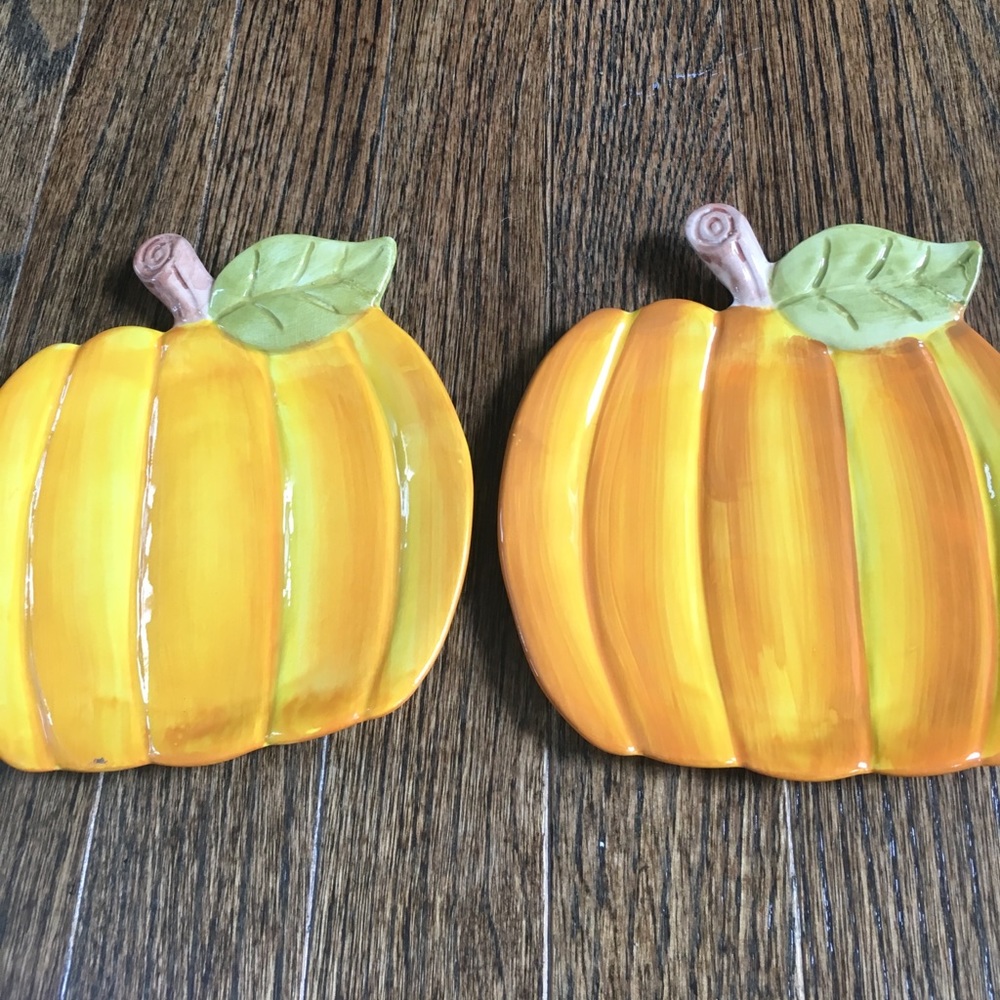 Decorative pumpkin plates