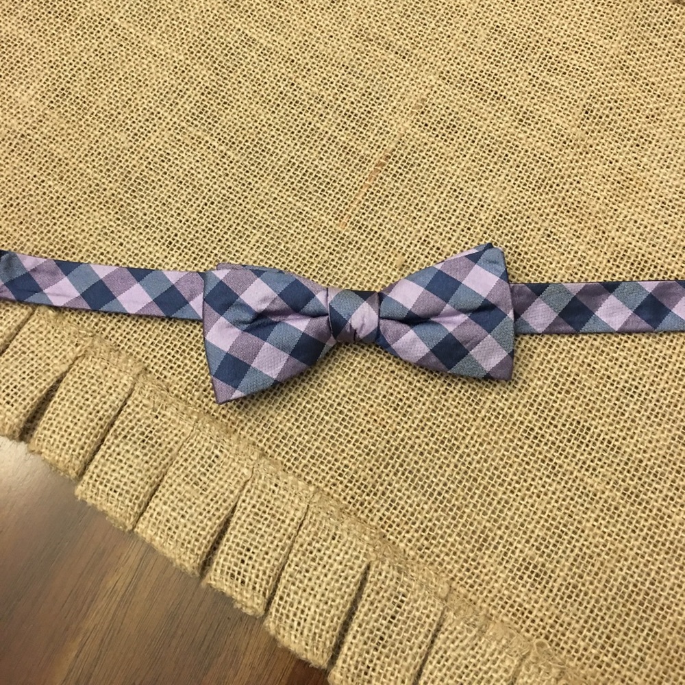 Ryan Seacrest Bow tie