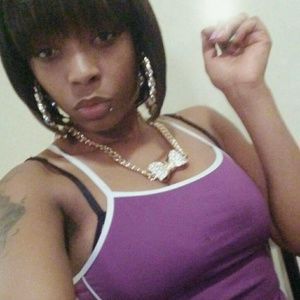 Meet your Posher, Sharonna