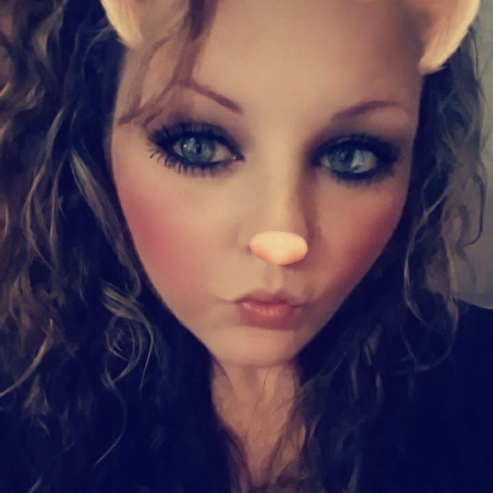 Meet your Posher, Cassandra