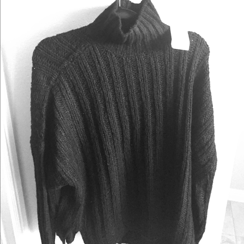 NEW H&M OVERSIZED CHUNKY TURTLENECK KNIT SWEATER