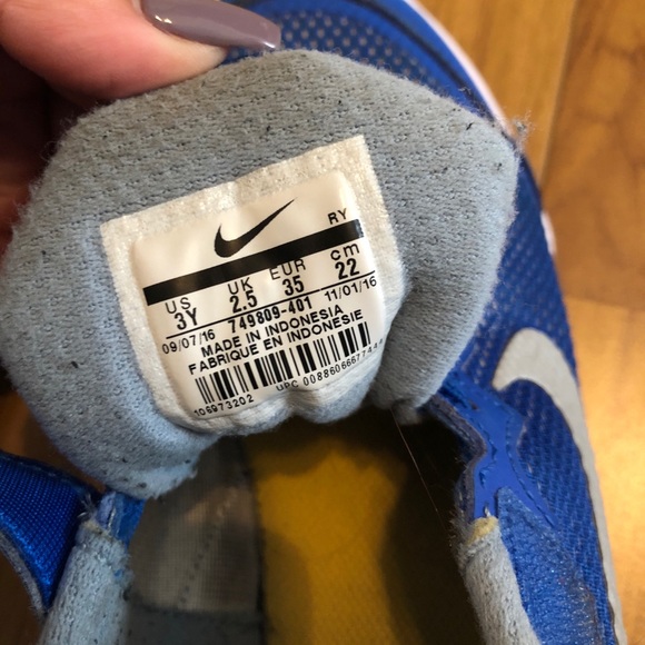 Boys blue nike shoes - Picture 6 of 6