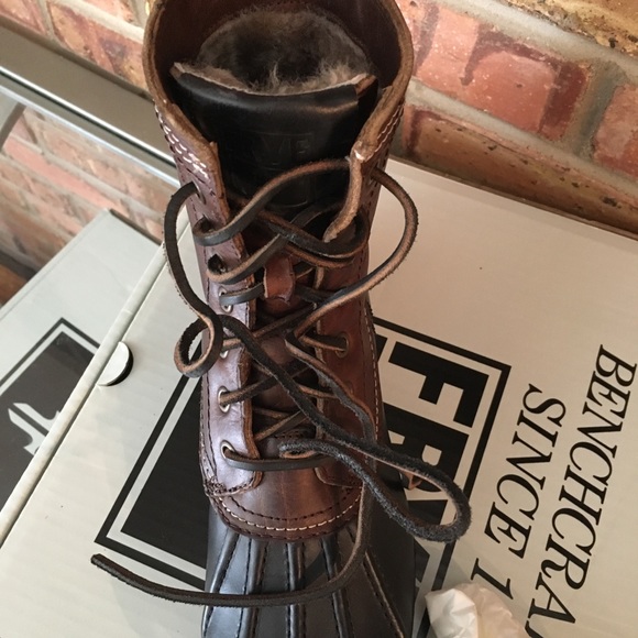 Frye Veronica Duck Boot MSRP $ 398 LAST 2 PAIRS - Picture 7 of 8