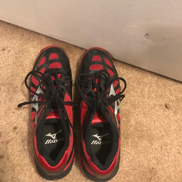 Black and red mizuno wave lightening Z2 - Picture 4 of 5