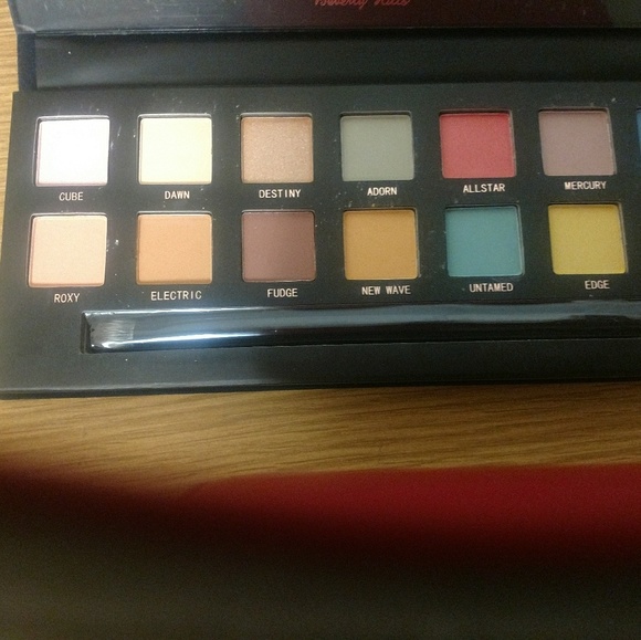 Anastasia subculture Palette - Picture 1 of 4