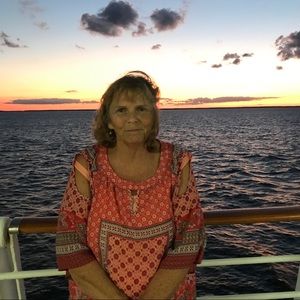 Meet your Posher, Debbie