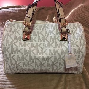 Authentic vanilla Michael Kors Grayson handbag