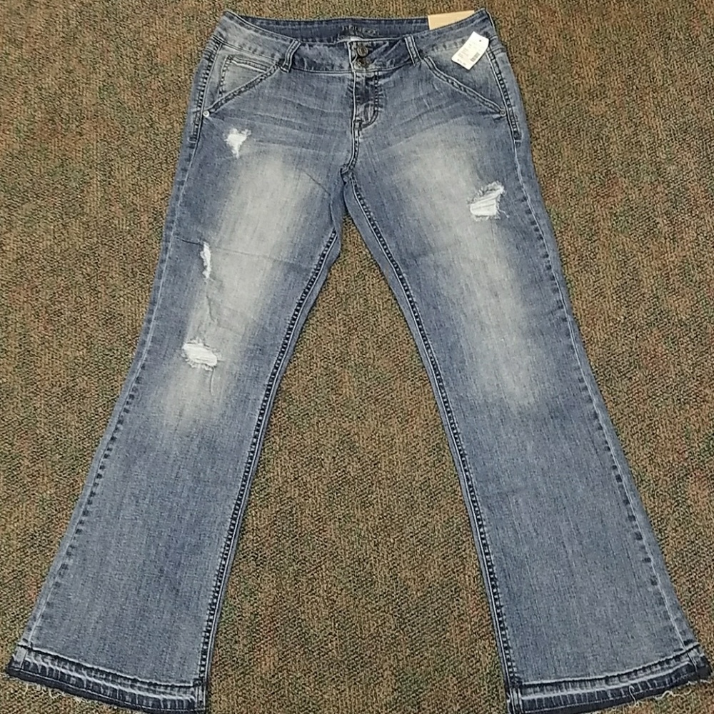 NWT Flare jeans sz 9/10 Short from Maurices