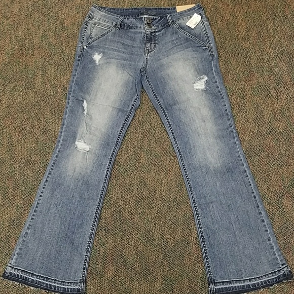 NWT Flare jeans sz 9/10 Short from Maurices - Picture 1 of 4