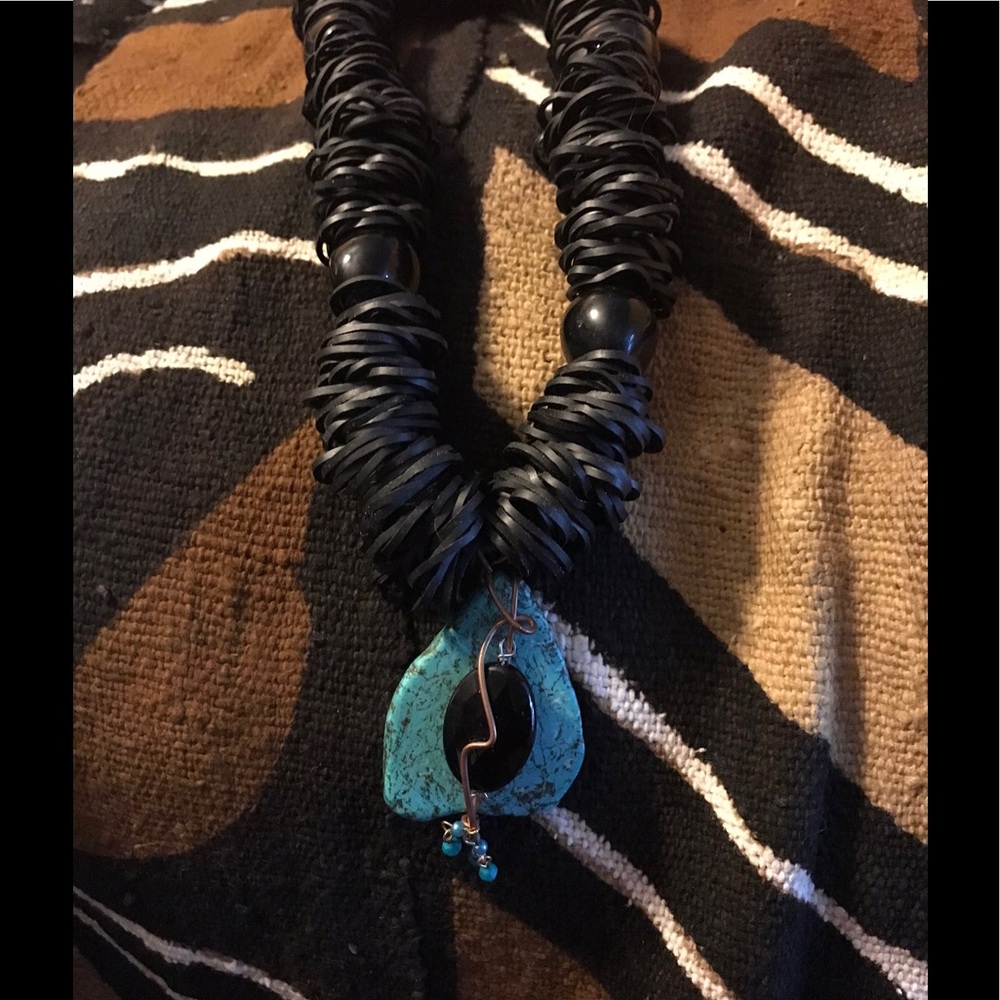 Stretch Blue n black necklace