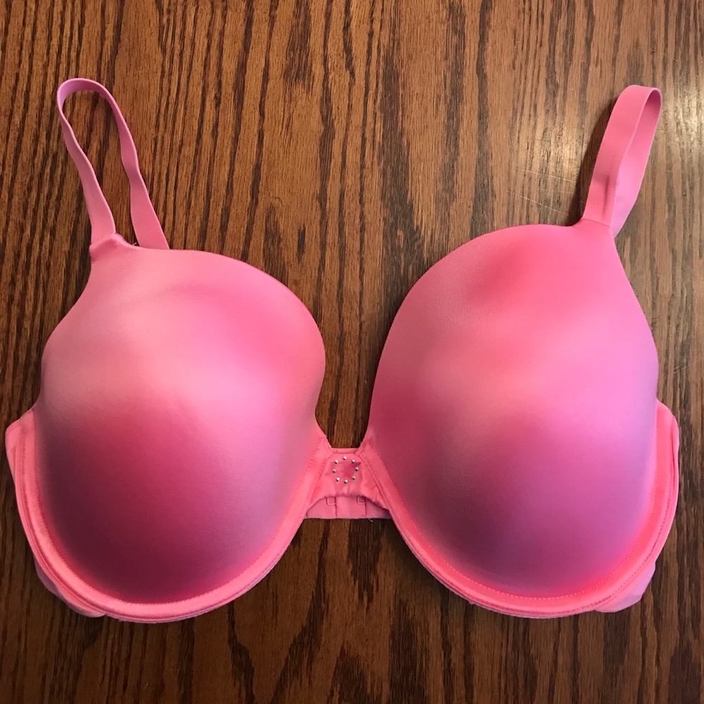 Women’s pink Maidenform Bra