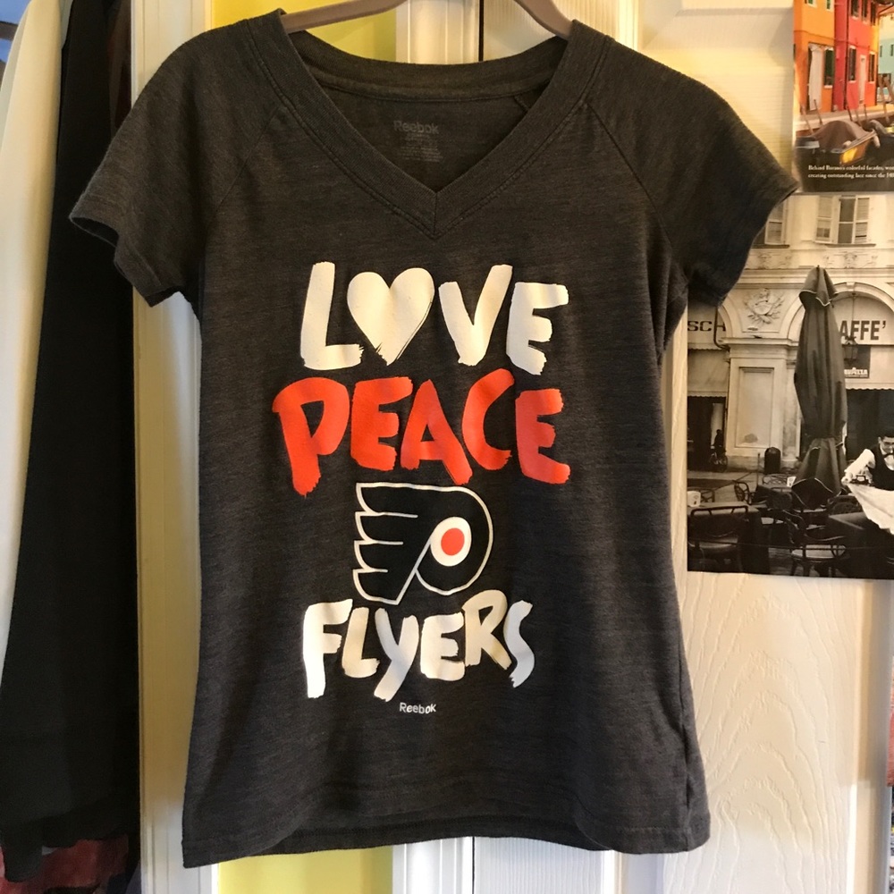 🎉 Love ❤️ Peace ✌🏼Flyers Shirt