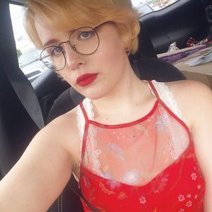 Meet your Posher, Chloe