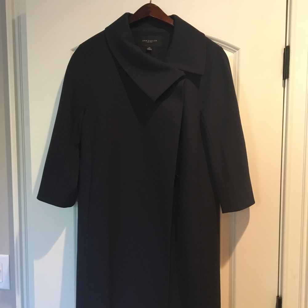 Ann Taylor navy coat - size XS