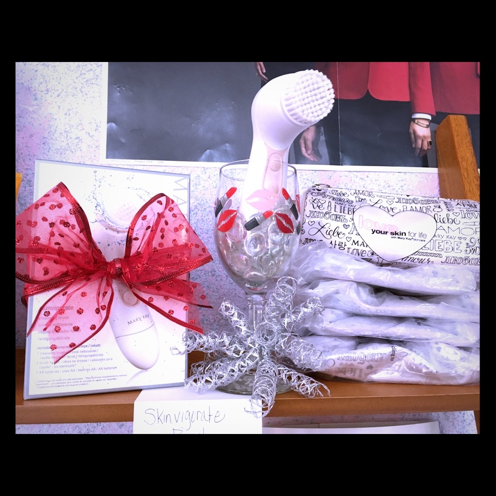 Facial Cleansing Brush