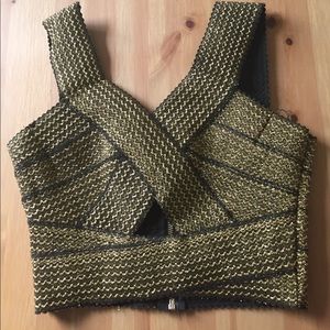 CHARLOTTE RUSSE CROP TOP