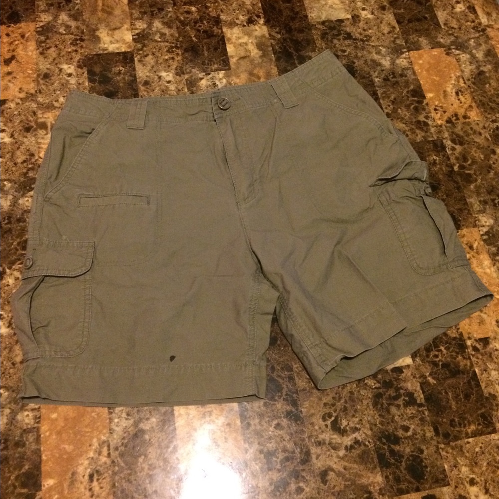 Cabela's Women's Cargo Shorts size 12